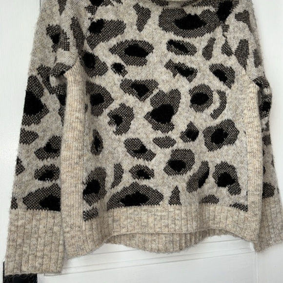 ANTHROPOLOGIE RD STYLE LEOPARD PRINT TURTLENECK PULLOVER SWEATER - Picture 4 of 12